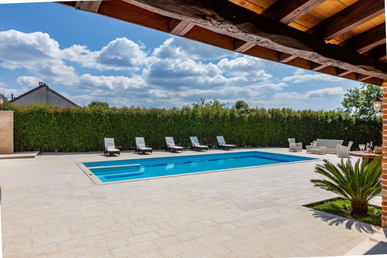 Mp Luxury Holiday Home With Swimming Pool ザダル エクステリア 写真