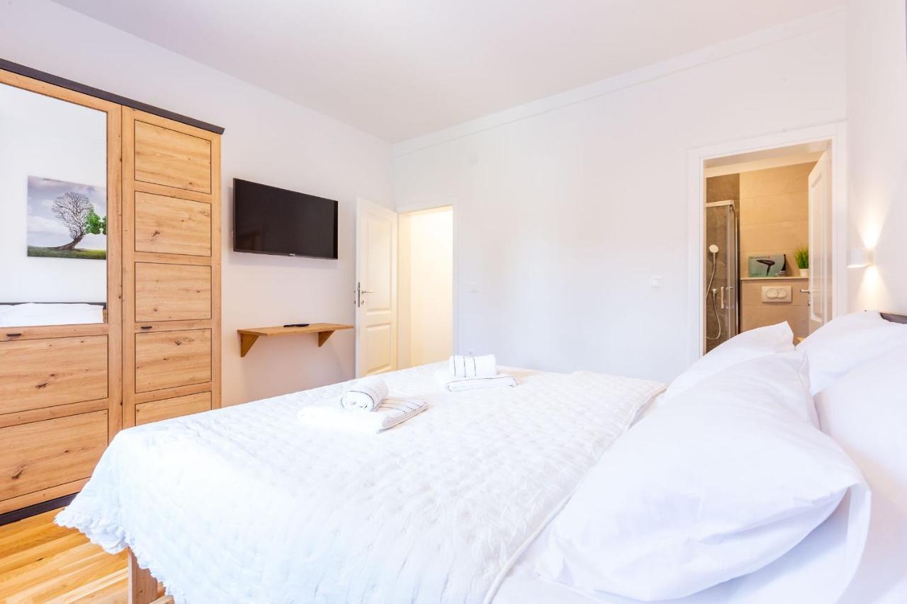 Mp Luxury Holiday Home With Swimming Pool ザダル エクステリア 写真